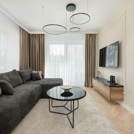 Elegancki Apartament Z Parkingiem Blisko Starego Miasta By Noclegi Renters Wroclaw Luaran gambar