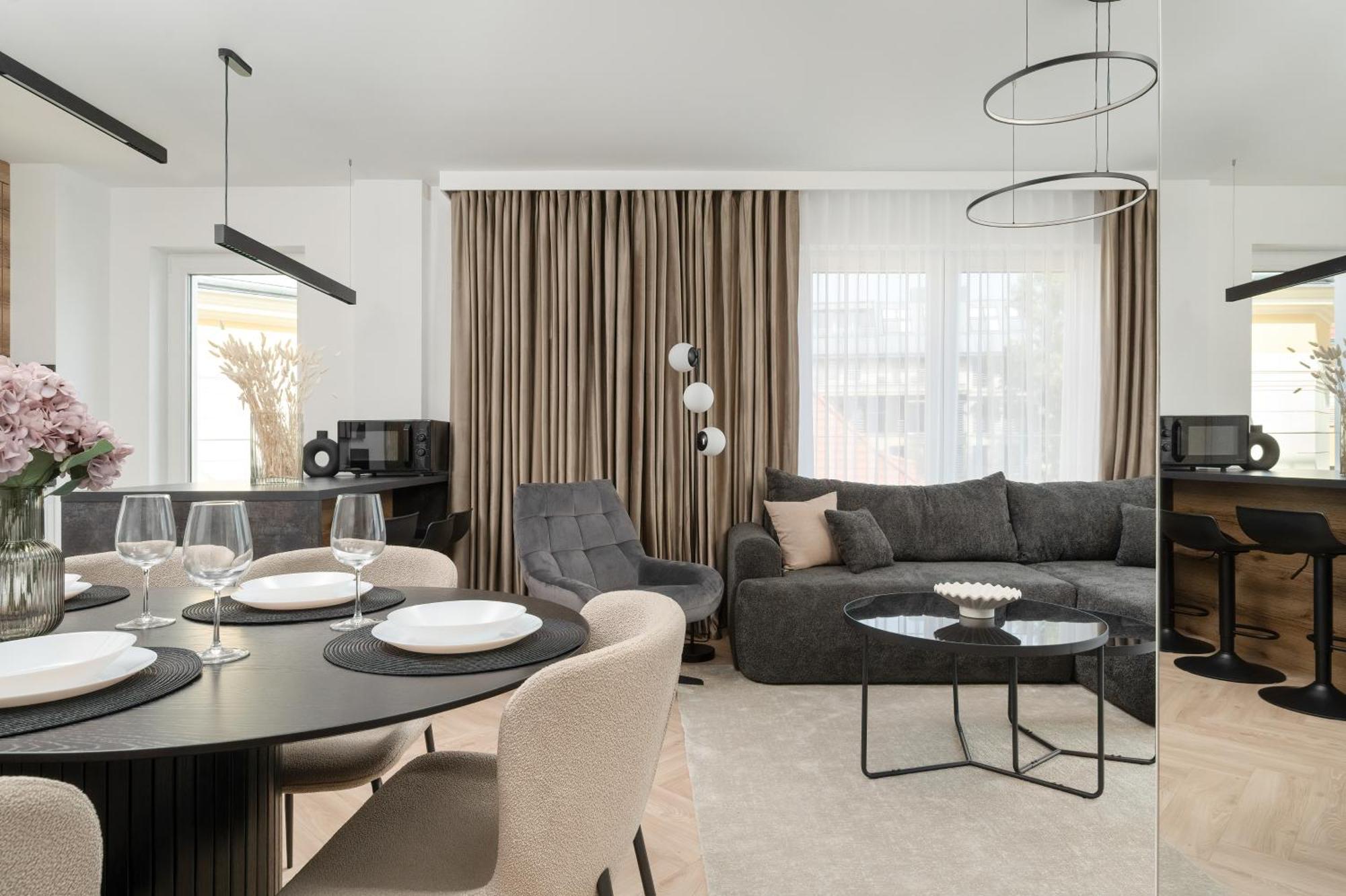 Elegancki Apartament Z Parkingiem Blisko Starego Miasta By Noclegi Renters Wroclaw Luaran gambar